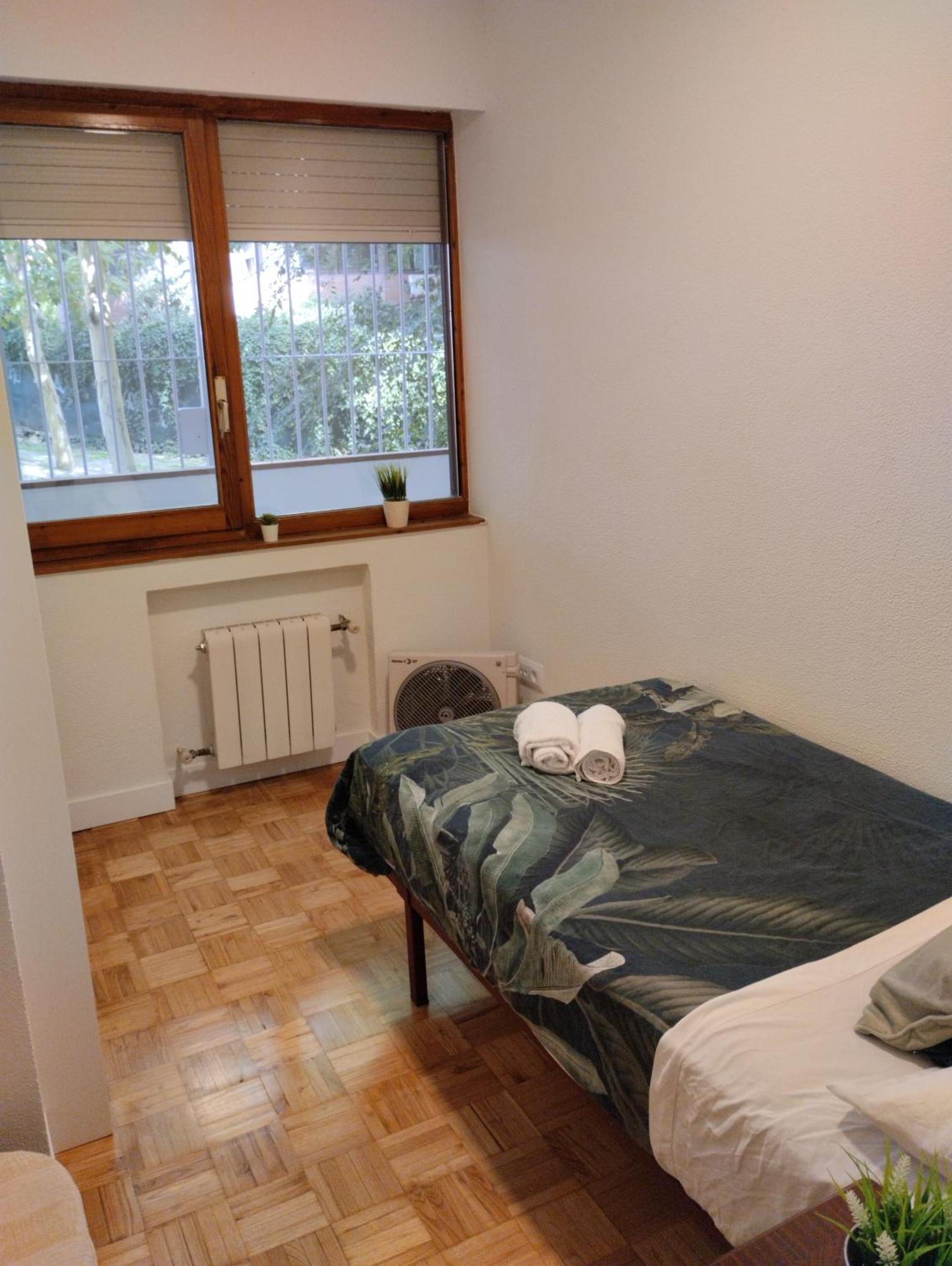 Habitacion Confort En Chamartin Мадрид Екстер'єр фото